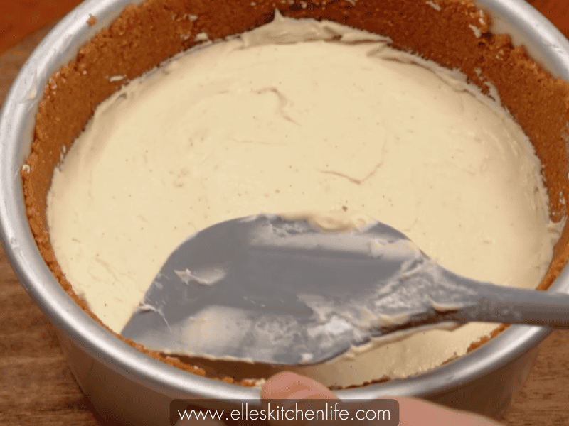 Step 4c: Adding a second layer of cheesecake filling